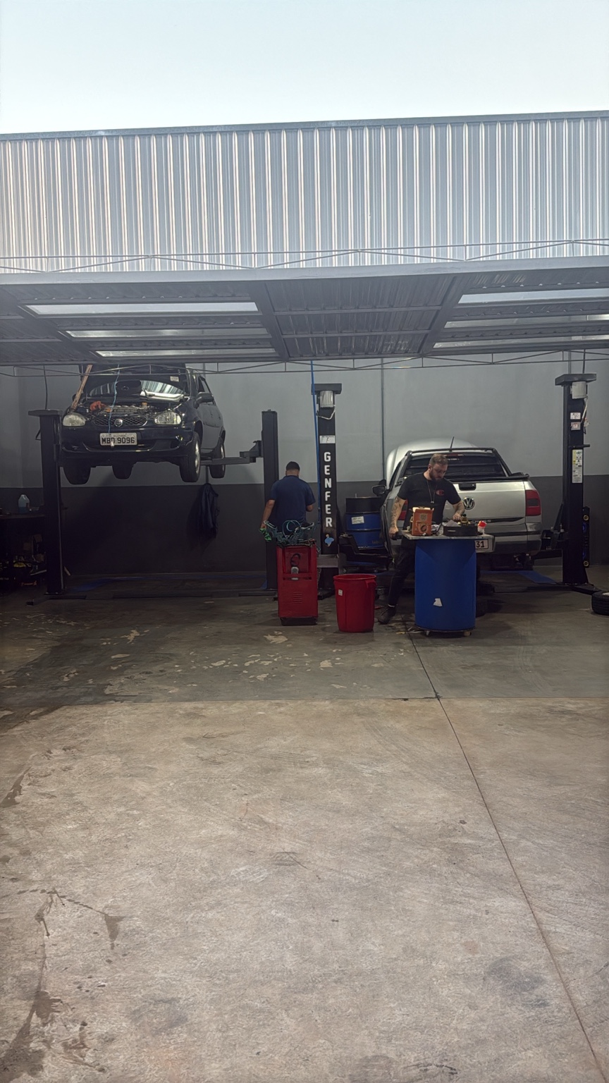 Interior da oficina RM Box Auto Center